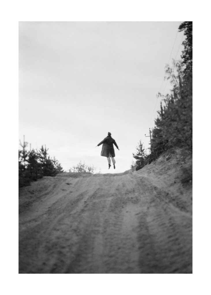 Julia Borissova. J.B. about men floating in the air I, 50х70